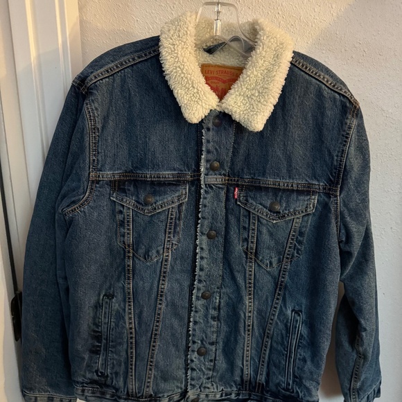 Levi's Other - Levi's Sherpa Jacket